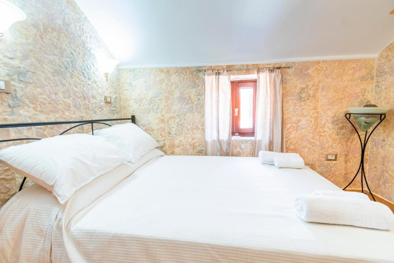 Eirini Apartman Szími Kültér fotó